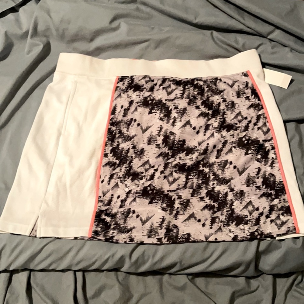 IZOD Golf / Tennis Skirt xlg